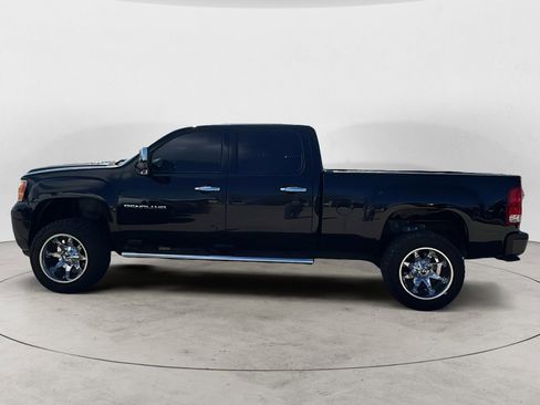 Used 2012 GMC Sierra 2500 Denali w/ Suspension Package, Off-Road RWD image 3