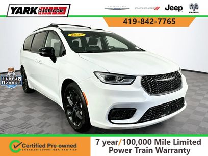 Certified 2025 Chrysler Pacifica Limited