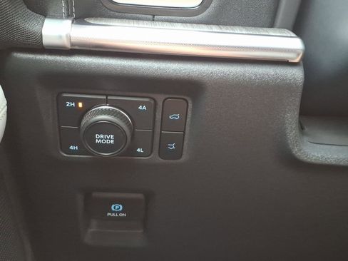 Used 2025 Ford Expedition Platinum w/ Platinum Ultimate Package AWD/4WD image 17