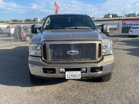 Used 2006 Ford F250 Lariat AWD/4WD image 9