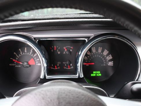 Used 2005 Ford Mustang GT Premium image 31