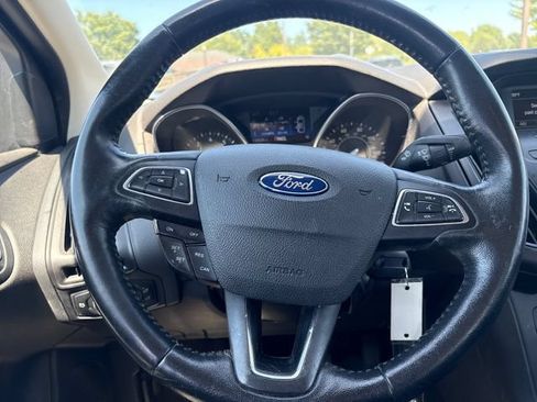 Used 2016 Ford Focus SE w/ SE Cold Weather Package FWD image 14