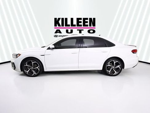 Used 2022 Volkswagen Passat 2.0T R-Line FWD image 4