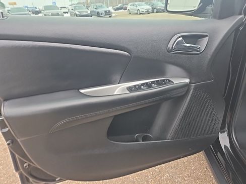 Used 2019 Dodge Journey SE w/ Premium Group image 12