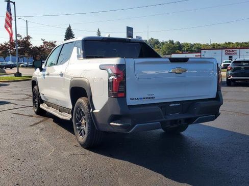 New 2025 Chevrolet Silverado EV LT image 3