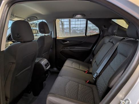 Used 2018 Chevrolet Equinox LT image 18