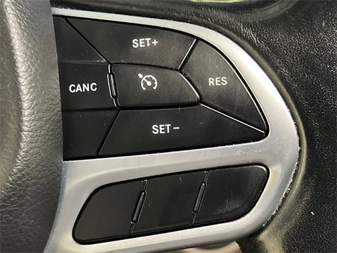 Used 2020 Chrysler Pacifica Touring-L image 20