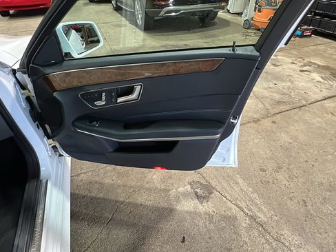 Used 2015 Mercedes-Benz E 350 4MATIC Sedan image 19