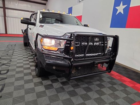 Used 2020 RAM 3500 Tradesman w/ Chrome Appearance Group AWD/4WD image 22