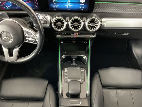 Used 2022 Mercedes-Benz GLB 250 4MATIC image 14