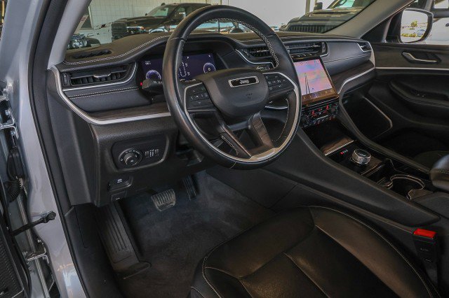 Used 2022 Jeep Grand Cherokee Limited RWD image 11