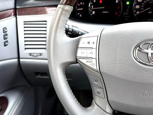 Used 2009 Toyota Avalon Limited image 41