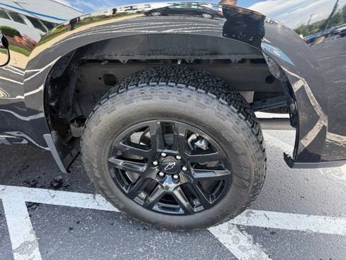 Used 2024 Chevrolet Silverado 1500 RST w/ Z71 Off-Road Package AWD/4WD image 5