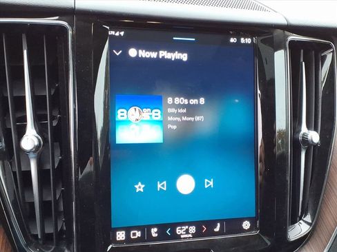 Used 2024 Volvo XC60 B5 Plus image 23