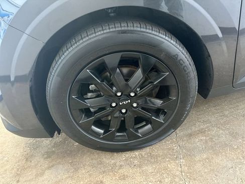 Certified 2024 Kia Carnival SX Prestige FWD image 21