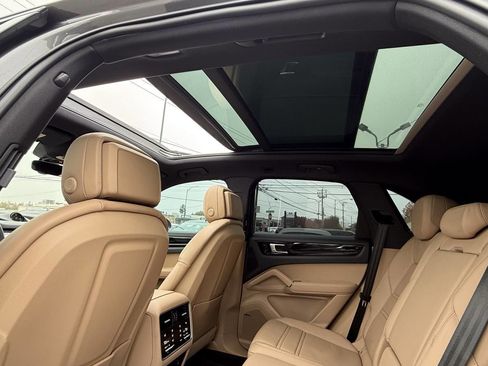 Used 2019 Porsche Cayenne image 25