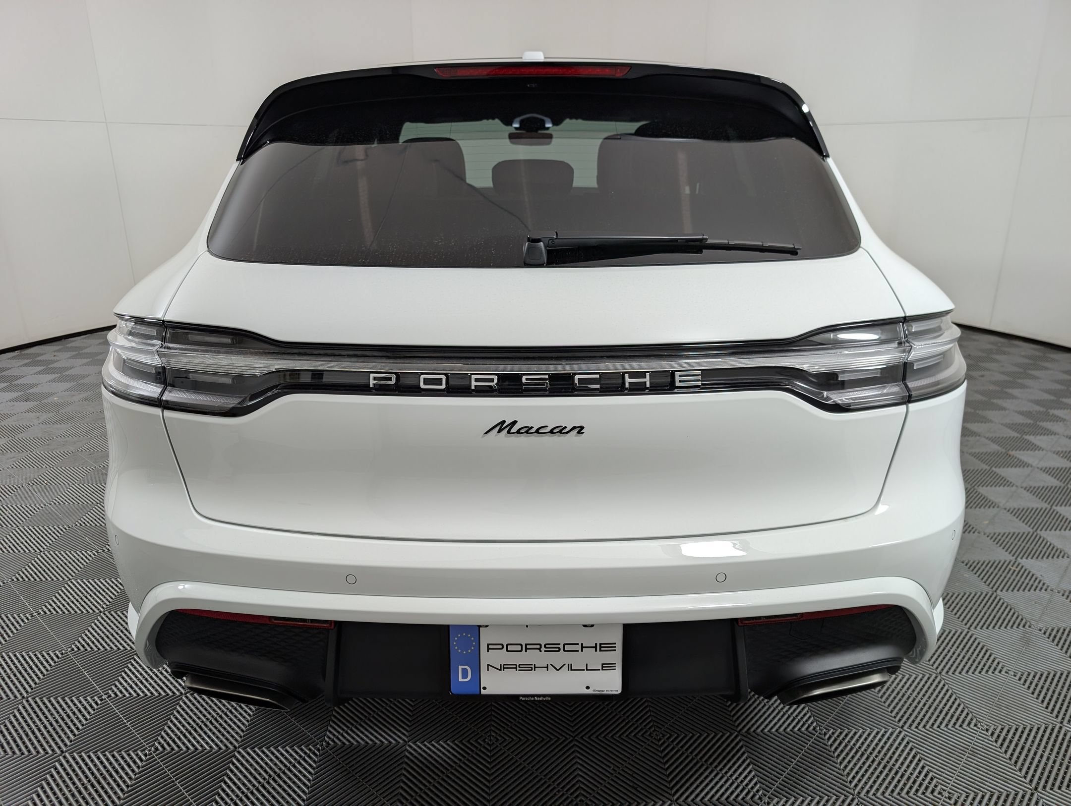 Certified 2026 Porsche Macan AWD/4WD image 11