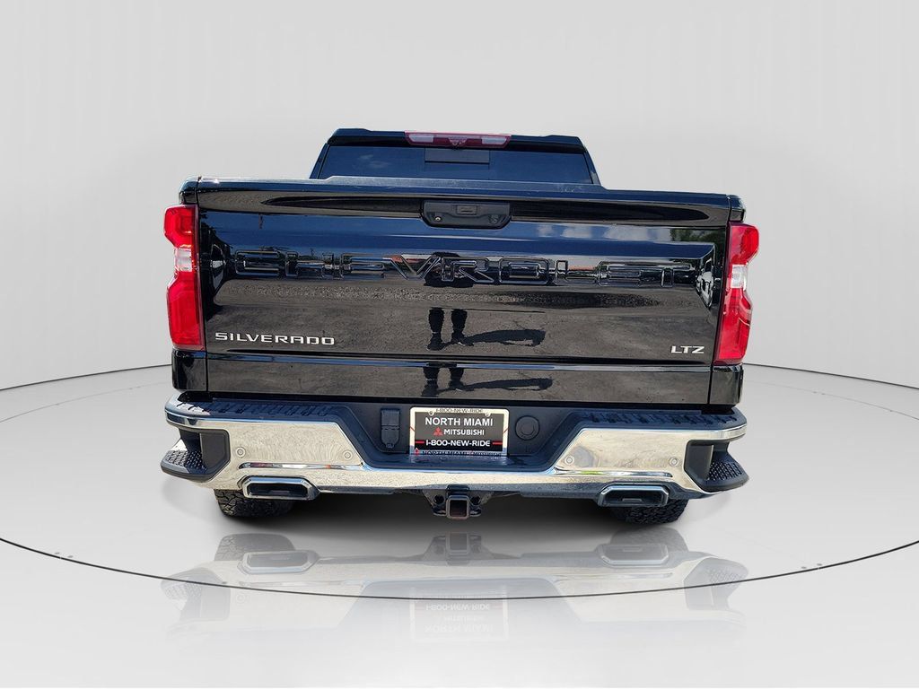Used 2022 Chevrolet Silverado 1500 LTZ w/ Technology Package AWD/4WD image 6