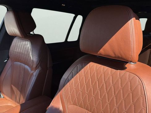Used 2023 BMW X7 M60i w/ Executive Package image 10