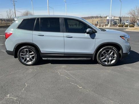 Used 2023 Honda Passport EX-L image 2