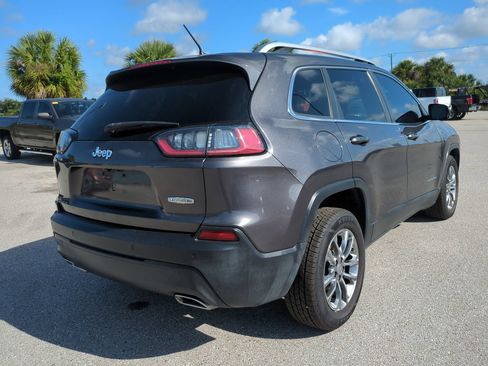 Used 2021 Jeep Cherokee Latitude Lux w/ Comfort/Convenience Group FWD image 4