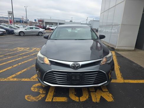 Used 2018 Toyota Avalon XLE image 10