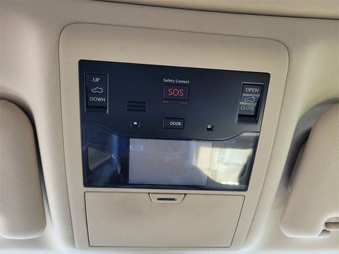 Used 2017 Lexus LX 570 4WD image 21