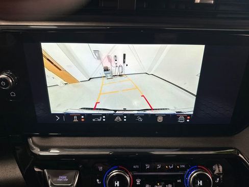 Used 2025 GMC Sierra 1500 AT4 w/ AT4 Preferred Package image 23