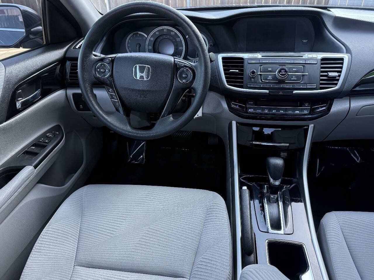 Used 2017 Honda Accord LX image 4