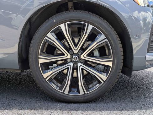 Certified 2023 Volvo XC60 B5 Ultimate w/ Protection Package Premier AWD/4WD image 11