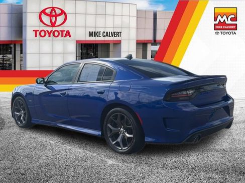 Used 2018 Dodge Charger R/T w/ Plus Group RWD image 3