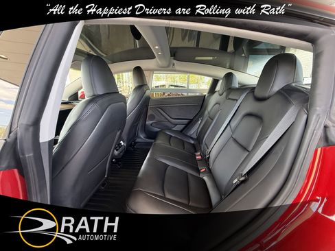 Used 2023 Tesla Model 3 Standard Range image 18