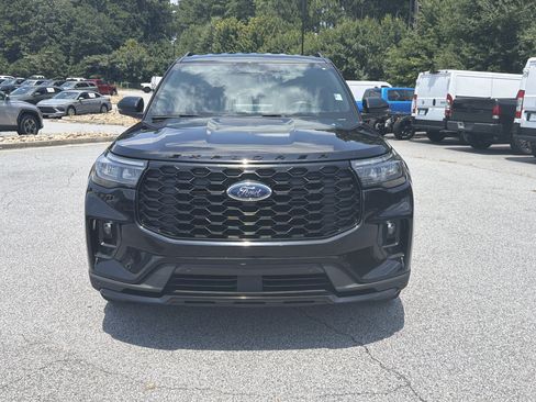 Used 2025 Ford Explorer ST-Line AWD/4WD image 2