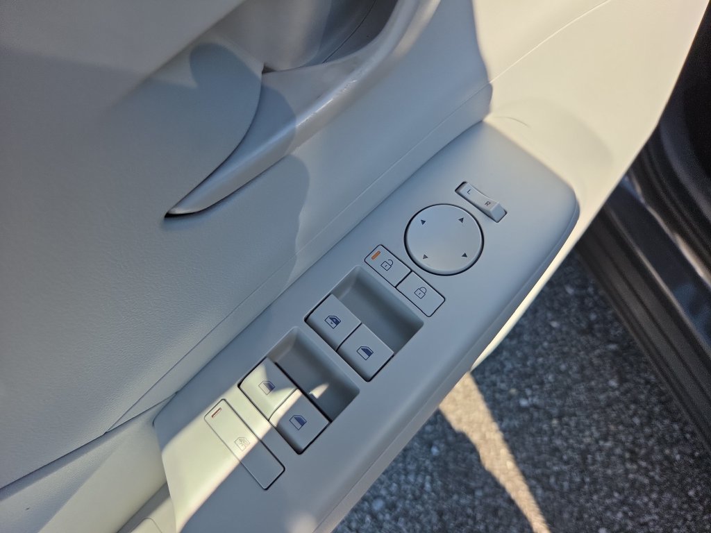 Certified 2024 Hyundai Kona SEL FWD image 18