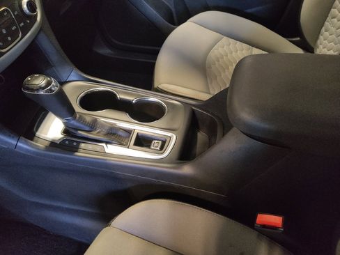 Used 2020 Chevrolet Equinox LT FWD image 26