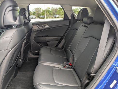 Certified 2023 Kia Sportage EX image 16