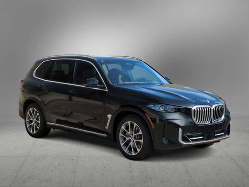 New 2026 BMW X5 xDrive50e w/ Executive Package AWD/4WD image 2