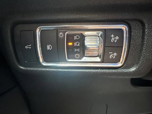 Used 2020 Lincoln Corsair Reserve FWD image 24