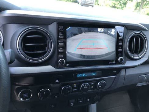 Used 2021 Toyota Tacoma TRD Off-Road AWD/4WD image 26