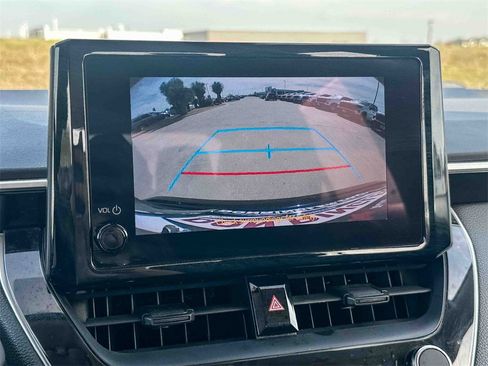 Used 2024 Toyota Corolla LE image 30