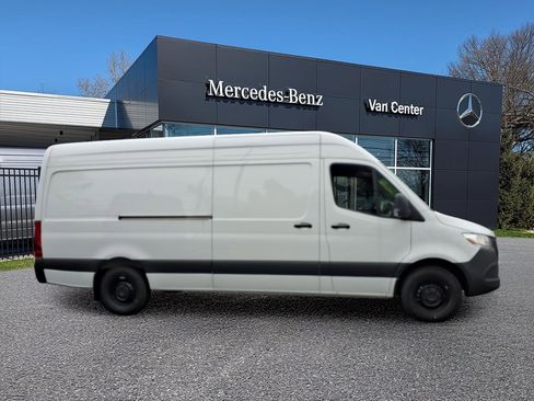 New 2025 Mercedes-Benz Sprinter 2500 image 2