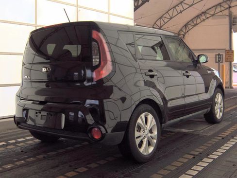 Used 2016 Kia Soul + FWD image 4