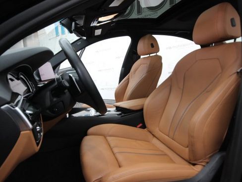 Used 2019 BMW 540i xDrive image 10