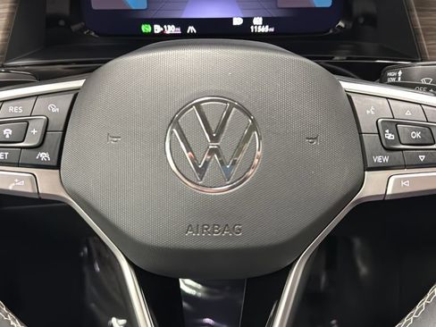 Used 2024 Volkswagen Atlas SEL AWD/4WD image 16