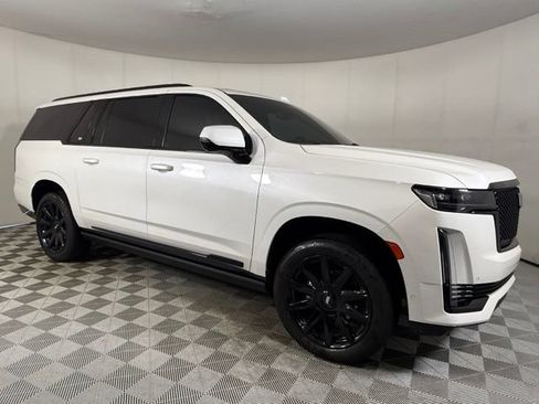Used 2022 Cadillac Escalade ESV Sport w/ Touring Package AWD/4WD image 10