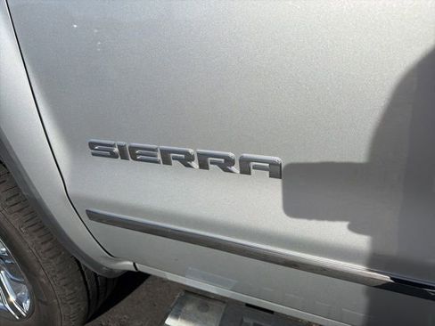 Used 2018 GMC Sierra 1500 SLT image 17