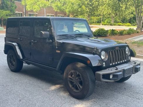 Used 2017 Jeep Wrangler Unlimited Sahara AWD/4WD image 3