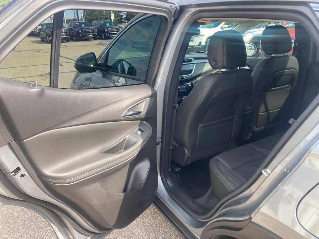 Certified 2023 Buick Encore GX Preferred w/ Cold Weather Comfort Package AWD/4WD image 11