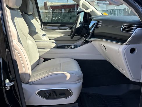 Used 2022 Jeep Wagoneer Series I w/ Premium Group I image 12