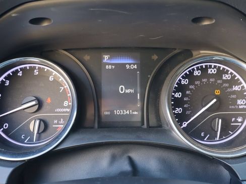 Used 2019 Toyota Camry LE FWD image 8